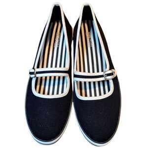 Kenneth Cole Reaction Flats/Sneakers with Striped Detail